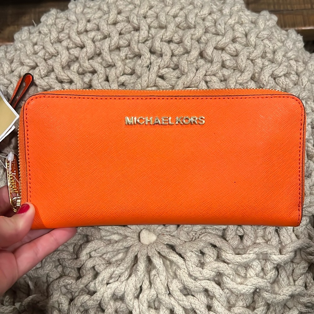 Michael Kors Jet Set Travel Wallet in Clementine